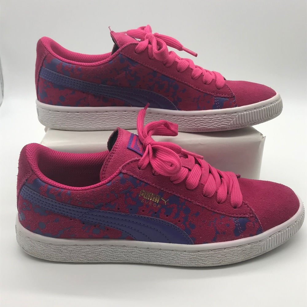 Puma Sneakers Classic lace up Pink Suede Womens size 6 Activewear